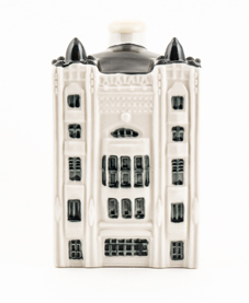 The 102nd KLM miniature house is a replica of the Tuschinski theatre.

To celebrate KLM's 102 birthday birthday, they release a new house on 7 October each year.

In 2021 they created a miniature of the iconic Tuschinski cinema in Amsterdam. The Tuschinski theatre building, which is a combination of Amsterdamse School, Art Deco and Jugendstil, was founded during the Roaring Twenties and is celebrating its 100th birthday this year. And there’s even more to celebrate: in 2020, Time Out magazine declared the Tuschinksi to be the most beautiful cinema in the world!