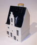 AMSTELVEEN, 8 October 2008 â€“ A new KLM Delft Blue house is being issued to mark our 89th anniversary on October 7. The building selected to be the 89th KLM House is The Secretarishuisje (town clerkâ€™s house) at Muurhuizen 109 in Amersfoort. It was built in the first half of the 16th century on the foundations of the first wall. It is a typical wall house and is one of a ring of medieval houses in the city centre.

Almost every period since then has left traces on its faÃ§ade. The masonry and wall anchors date from the late Middle Ages. During the early 17th century, the house was â€˜updatedâ€™ with various Renaissance elements. It was purchased by Jan Both Hendriksen, the town clerk, in 1776 and has been known since then as the Secretarishuisje.

The typically 18th-century sash windows and the front door with the beautifull Rococo knob date from this time. During the 19th and 20th centuries, the house fell into disrepair.

In 1953, it came into possession of the Municipality of Amersfoort and was restored by architect C.W. Royaards. The house is currently being rented to city dwellers.